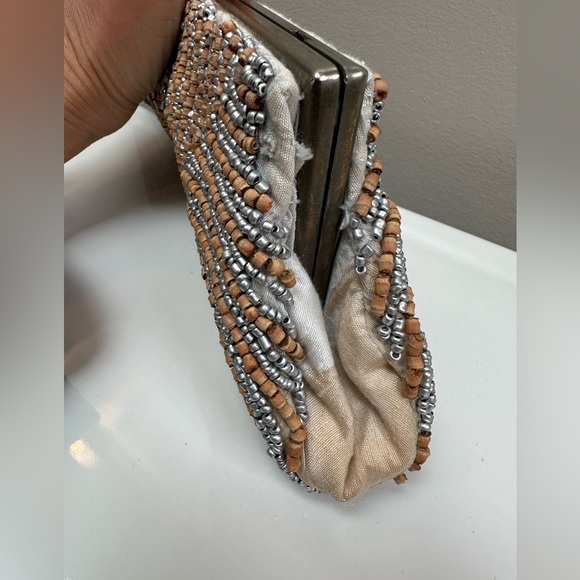 Beautiful WHITE HOUSE BLACK MARKET clutch with silver and neutral beading detail - Picture 5 of 6